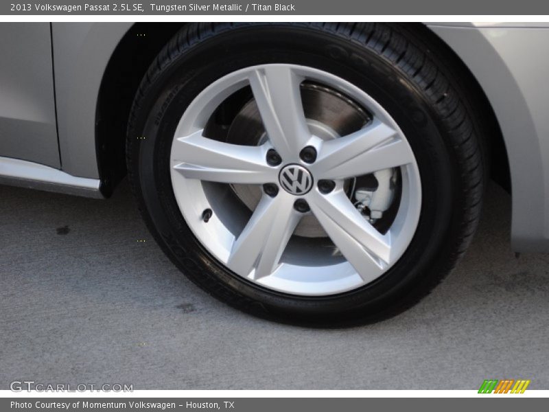 Tungsten Silver Metallic / Titan Black 2013 Volkswagen Passat 2.5L SE