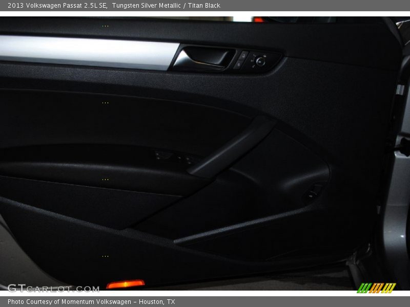 Tungsten Silver Metallic / Titan Black 2013 Volkswagen Passat 2.5L SE