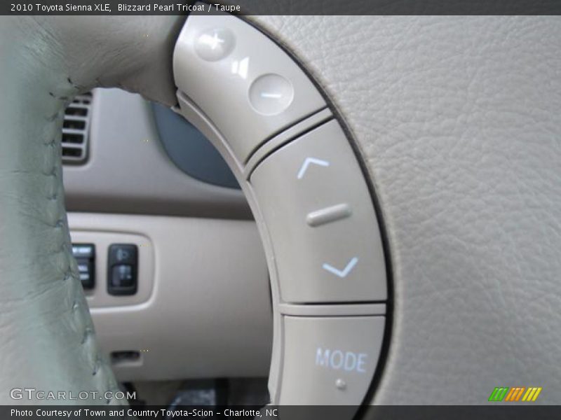Controls of 2010 Sienna XLE