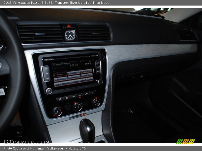 Tungsten Silver Metallic / Titan Black 2013 Volkswagen Passat 2.5L SE