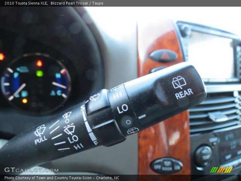 Controls of 2010 Sienna XLE