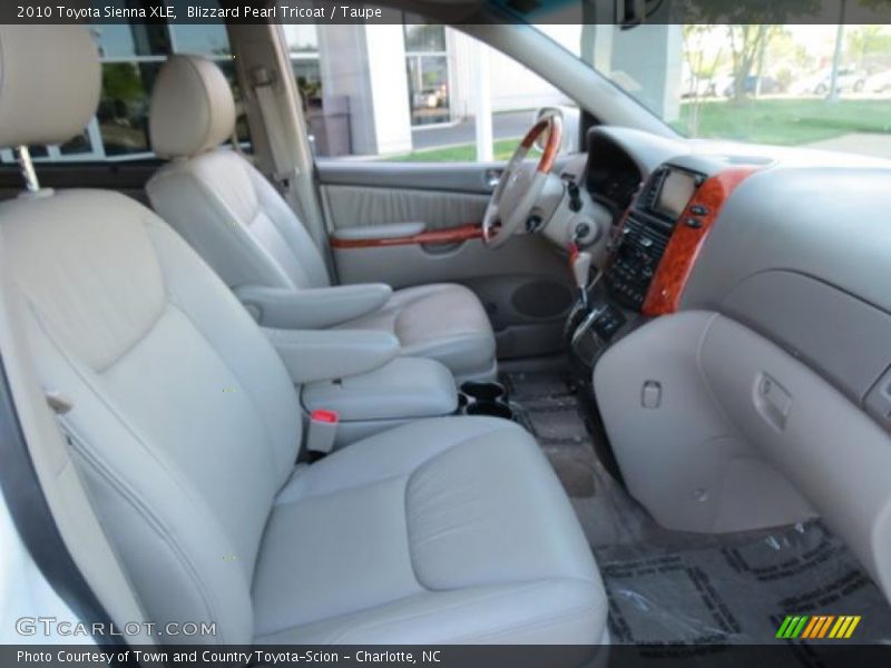 Blizzard Pearl Tricoat / Taupe 2010 Toyota Sienna XLE