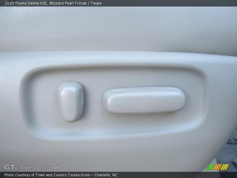 Blizzard Pearl Tricoat / Taupe 2010 Toyota Sienna XLE