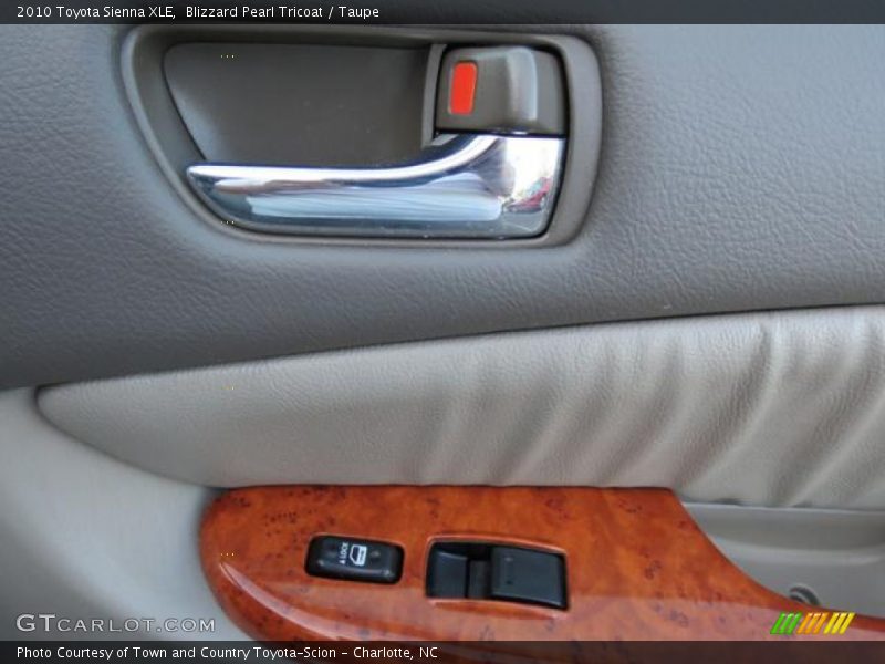 Blizzard Pearl Tricoat / Taupe 2010 Toyota Sienna XLE
