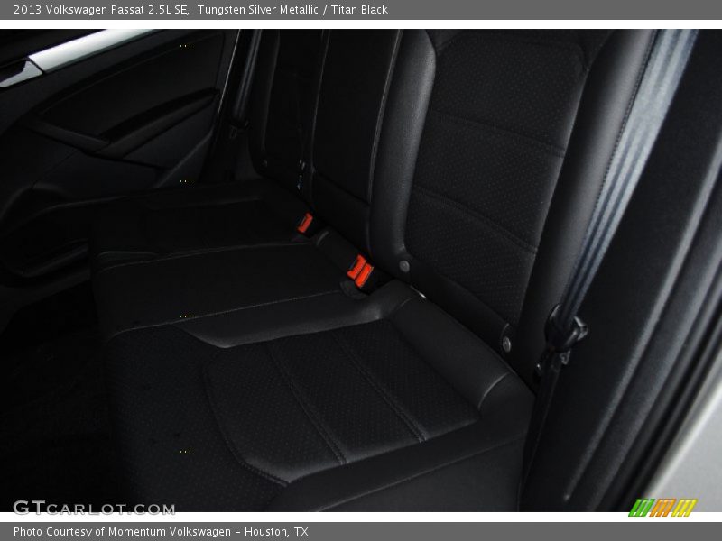 Tungsten Silver Metallic / Titan Black 2013 Volkswagen Passat 2.5L SE