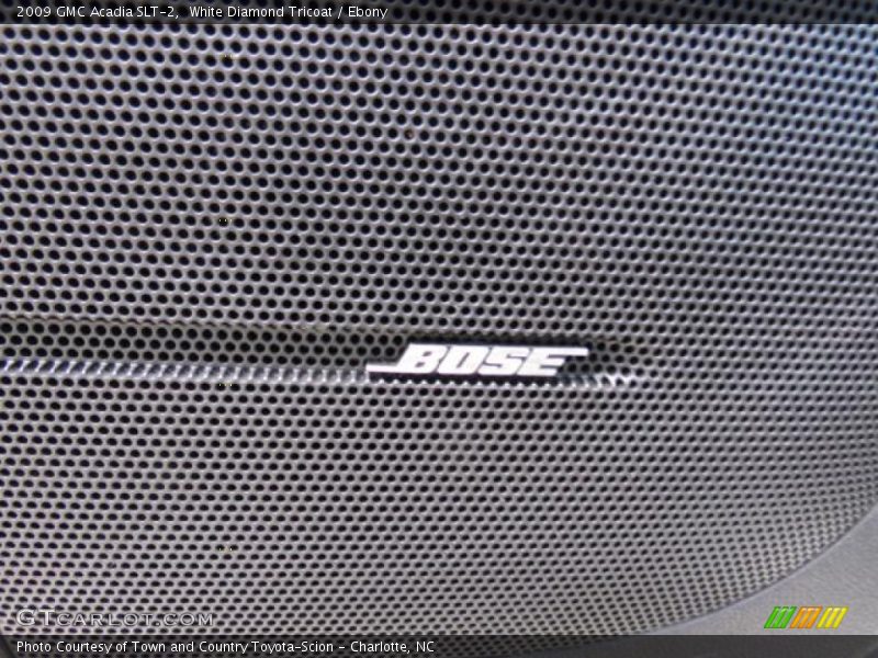 White Diamond Tricoat / Ebony 2009 GMC Acadia SLT-2