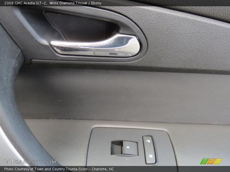 White Diamond Tricoat / Ebony 2009 GMC Acadia SLT-2