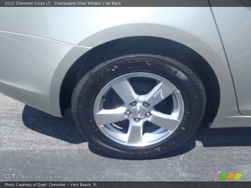 Champagne Silver Metallic / Jet Black 2013 Chevrolet Cruze LT