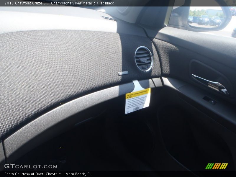 Champagne Silver Metallic / Jet Black 2013 Chevrolet Cruze LT