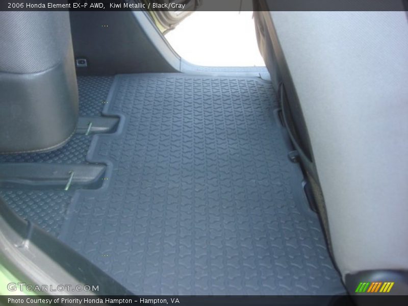 Kiwi Metallic / Black/Gray 2006 Honda Element EX-P AWD