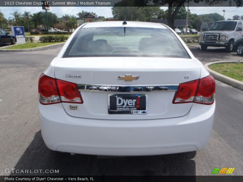Summit White / Medium Titanium 2013 Chevrolet Cruze LT