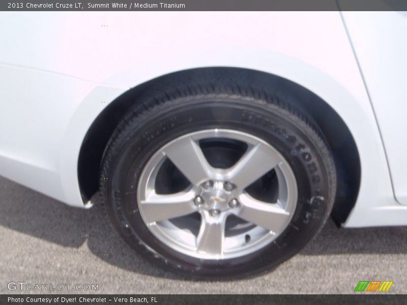 Summit White / Medium Titanium 2013 Chevrolet Cruze LT