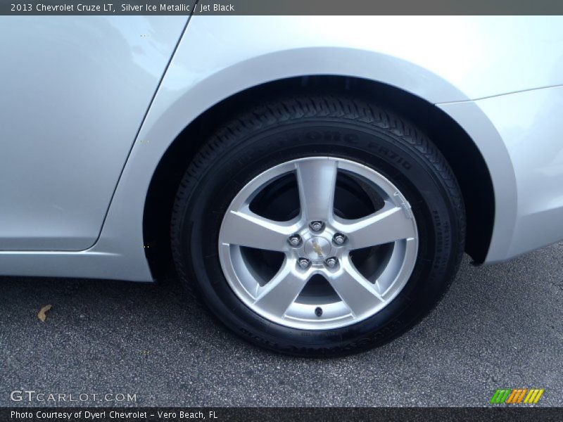 Silver Ice Metallic / Jet Black 2013 Chevrolet Cruze LT