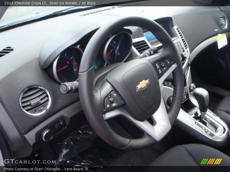 Silver Ice Metallic / Jet Black 2013 Chevrolet Cruze LT