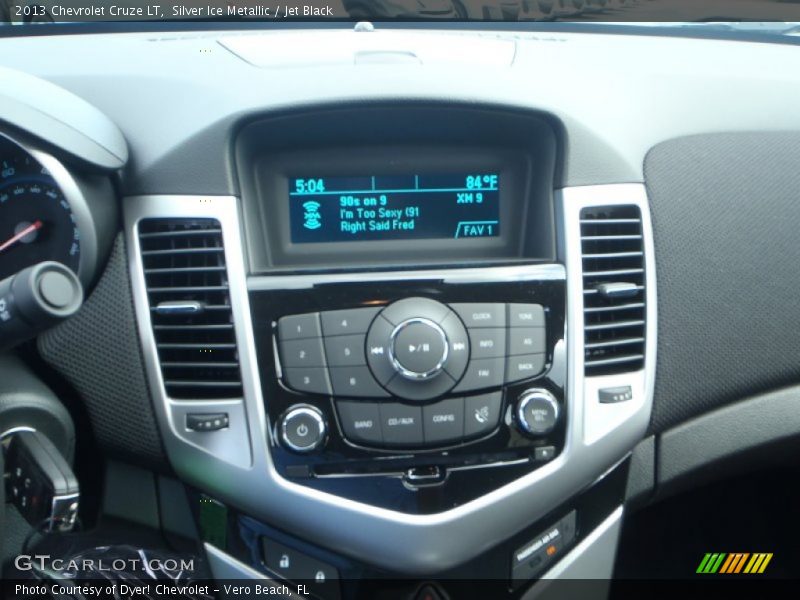 Silver Ice Metallic / Jet Black 2013 Chevrolet Cruze LT