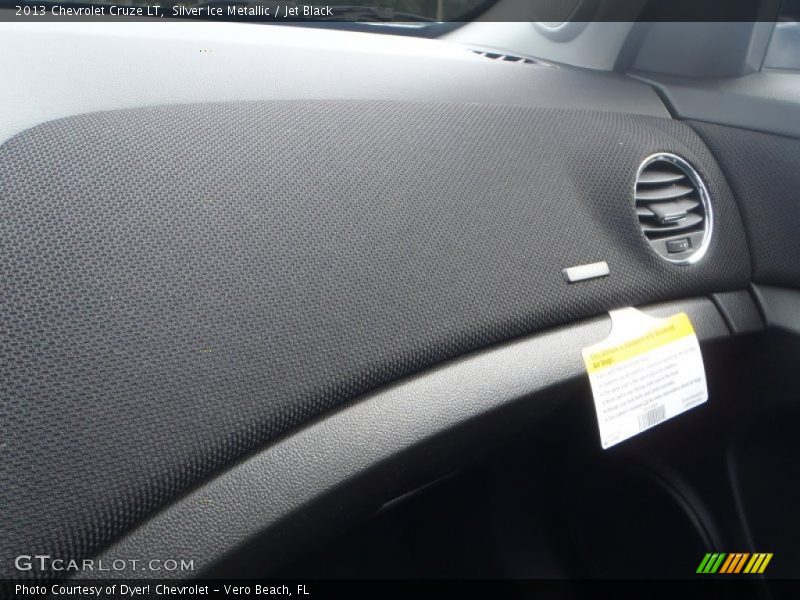 Silver Ice Metallic / Jet Black 2013 Chevrolet Cruze LT