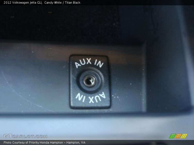 Candy White / Titan Black 2012 Volkswagen Jetta GLI