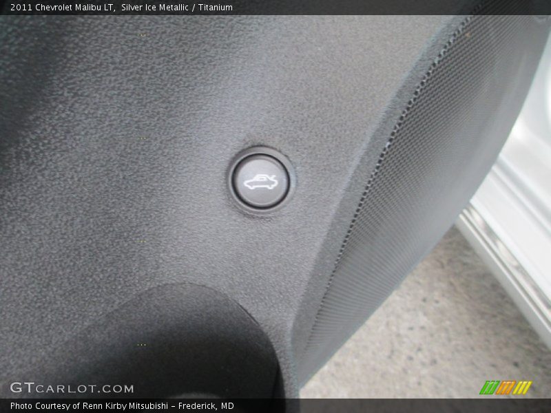 Silver Ice Metallic / Titanium 2011 Chevrolet Malibu LT
