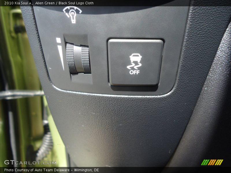 Alien Green / Black Soul Logo Cloth 2010 Kia Soul +