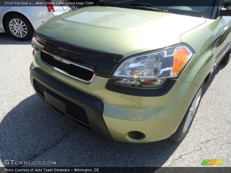 Alien Green / Black Soul Logo Cloth 2010 Kia Soul +