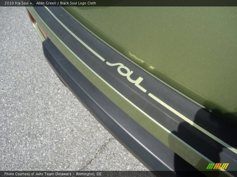 Alien Green / Black Soul Logo Cloth 2010 Kia Soul +