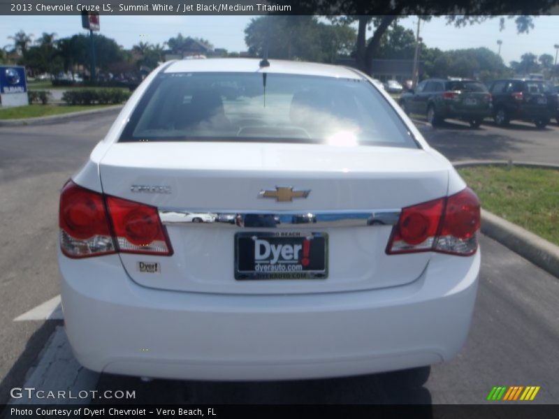 Summit White / Jet Black/Medium Titanium 2013 Chevrolet Cruze LS