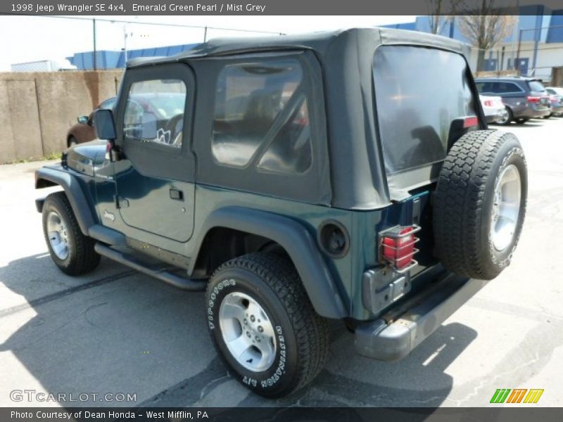 Emerald Green Pearl / Mist Grey 1998 Jeep Wrangler SE 4x4