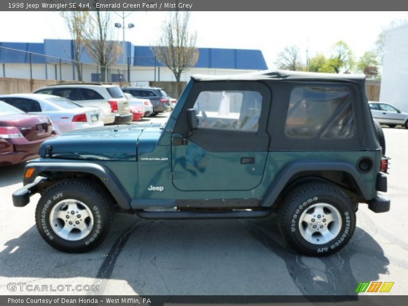 Emerald Green Pearl / Mist Grey 1998 Jeep Wrangler SE 4x4