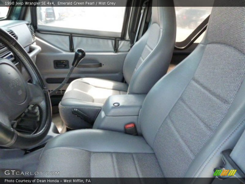 Emerald Green Pearl / Mist Grey 1998 Jeep Wrangler SE 4x4