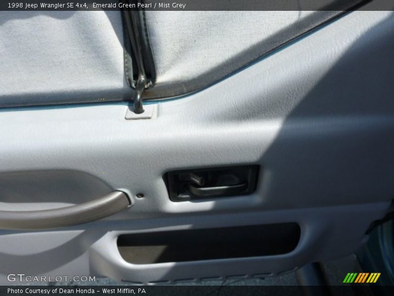 Emerald Green Pearl / Mist Grey 1998 Jeep Wrangler SE 4x4