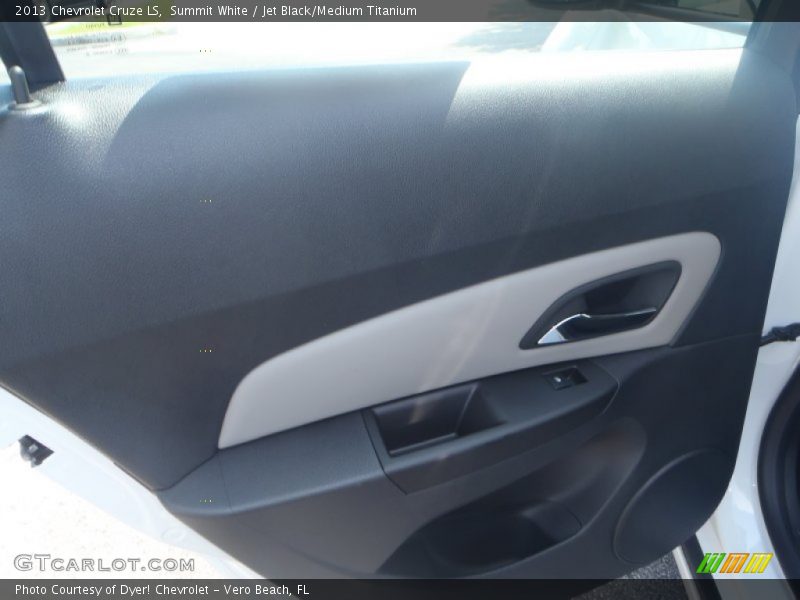 Summit White / Jet Black/Medium Titanium 2013 Chevrolet Cruze LS