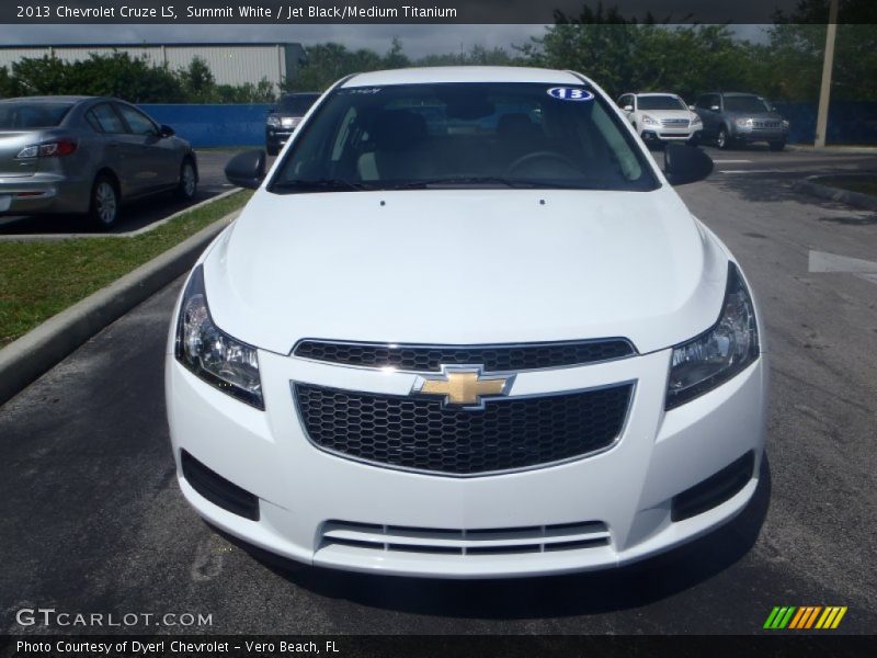 Summit White / Jet Black/Medium Titanium 2013 Chevrolet Cruze LS
