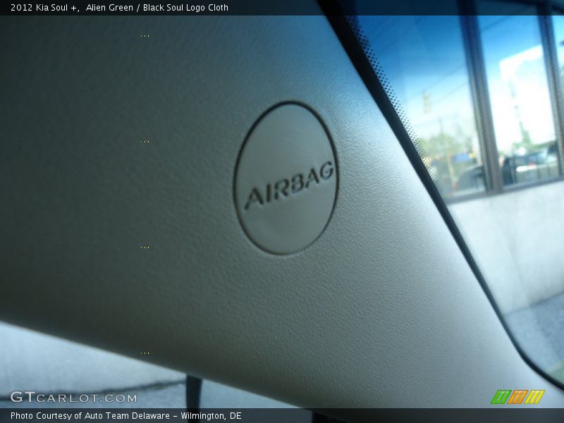 Alien Green / Black Soul Logo Cloth 2012 Kia Soul +