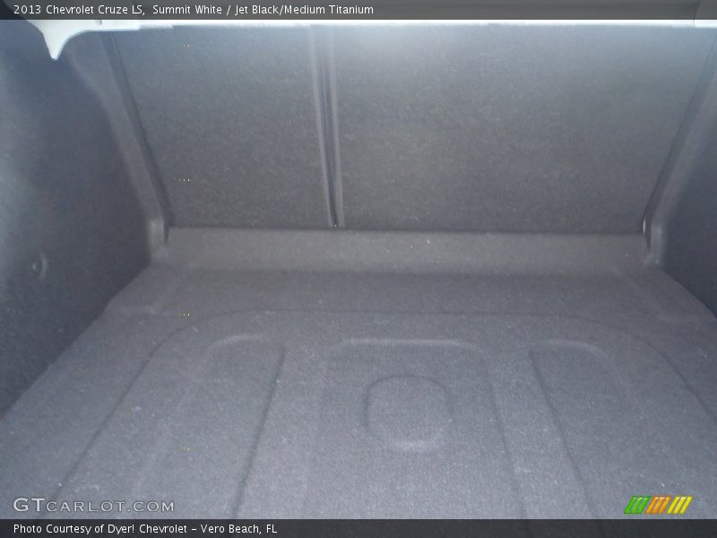 Summit White / Jet Black/Medium Titanium 2013 Chevrolet Cruze LS