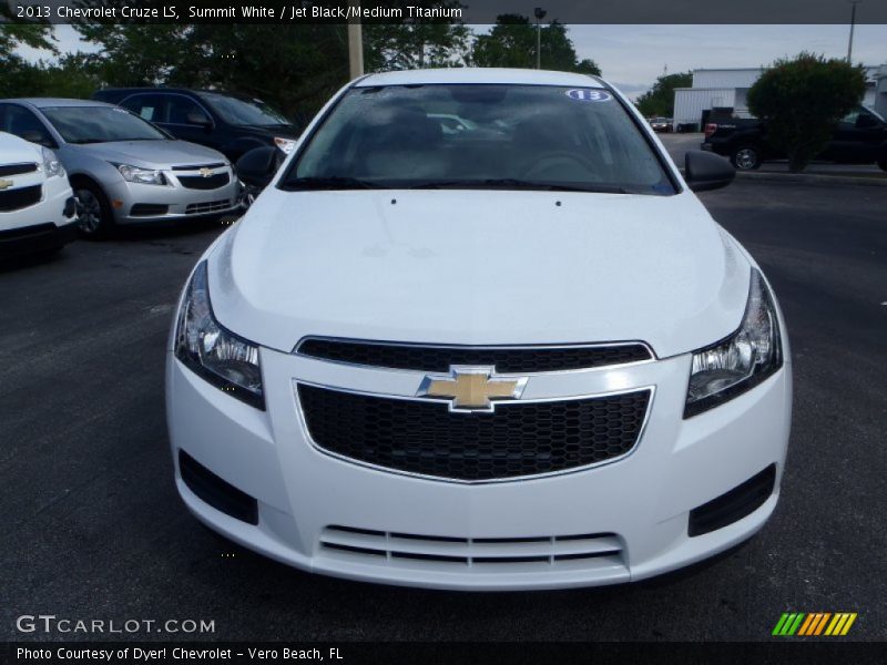 Summit White / Jet Black/Medium Titanium 2013 Chevrolet Cruze LS
