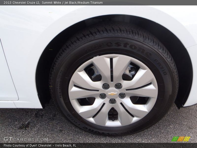 Summit White / Jet Black/Medium Titanium 2013 Chevrolet Cruze LS