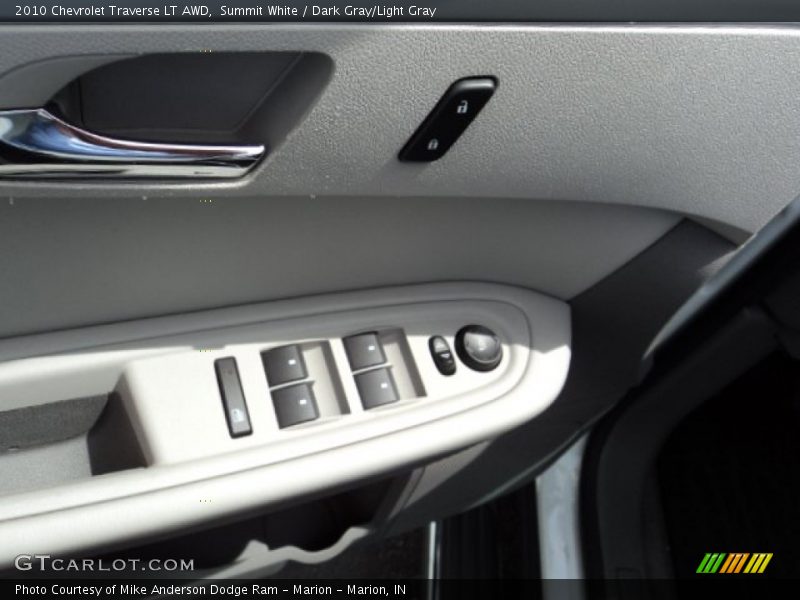 Summit White / Dark Gray/Light Gray 2010 Chevrolet Traverse LT AWD