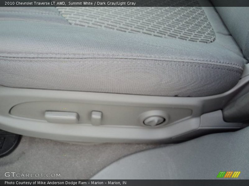 Summit White / Dark Gray/Light Gray 2010 Chevrolet Traverse LT AWD