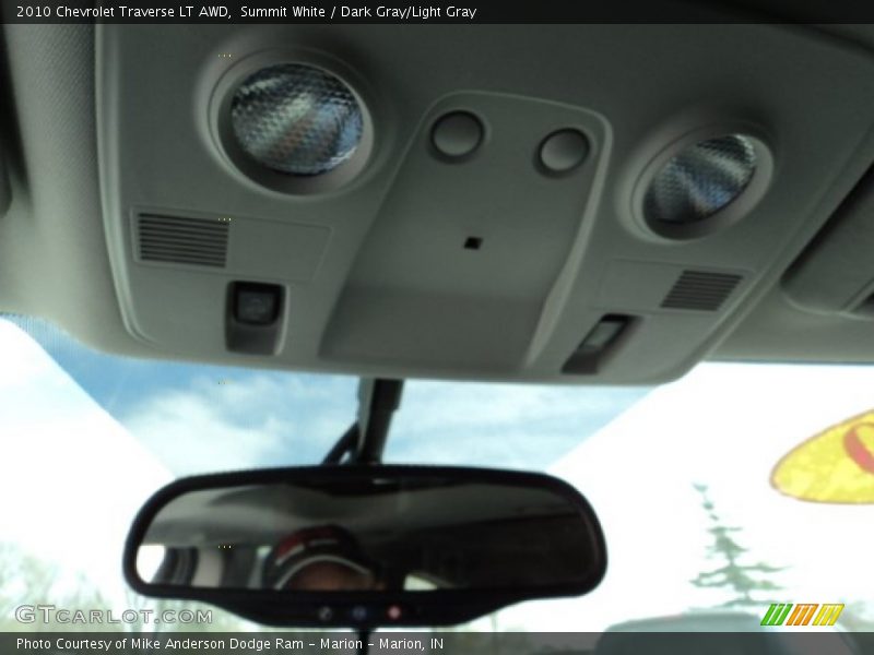 Summit White / Dark Gray/Light Gray 2010 Chevrolet Traverse LT AWD