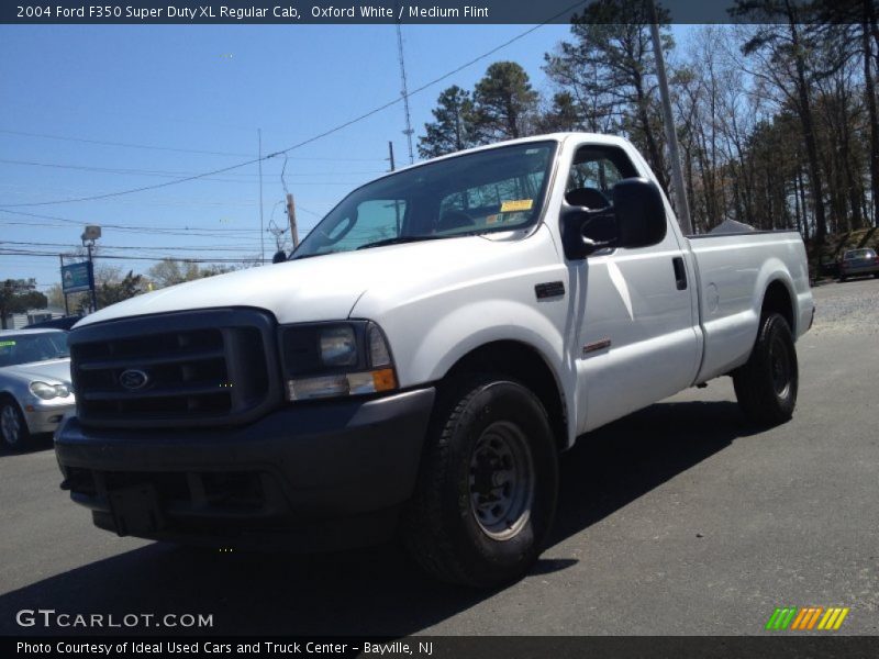 Oxford White / Medium Flint 2004 Ford F350 Super Duty XL Regular Cab