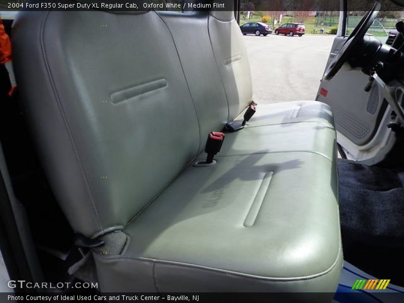 Oxford White / Medium Flint 2004 Ford F350 Super Duty XL Regular Cab