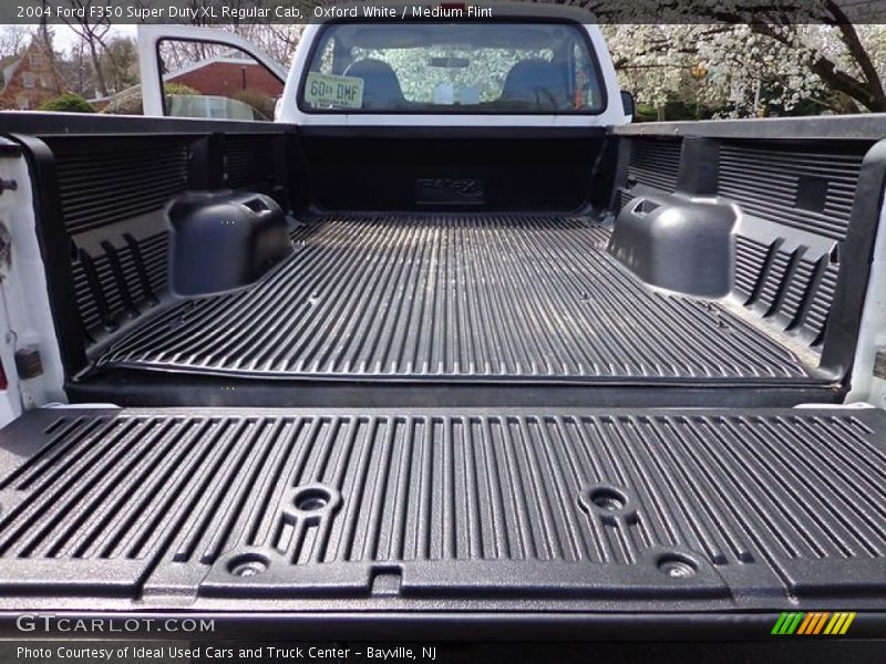 Oxford White / Medium Flint 2004 Ford F350 Super Duty XL Regular Cab