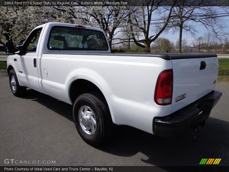 Oxford White / Medium Flint 2004 Ford F350 Super Duty XL Regular Cab