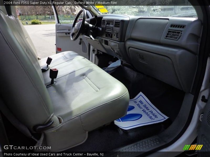 Oxford White / Medium Flint 2004 Ford F350 Super Duty XL Regular Cab