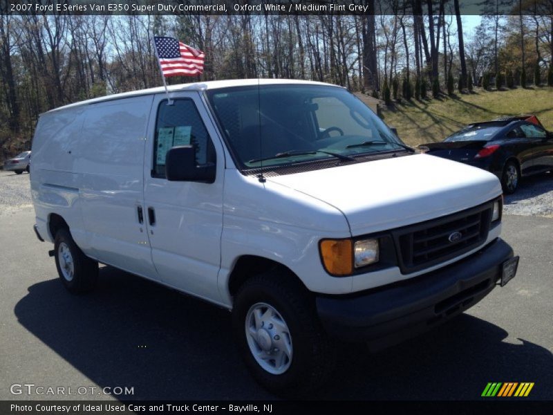 Oxford White / Medium Flint Grey 2007 Ford E Series Van E350 Super Duty Commercial