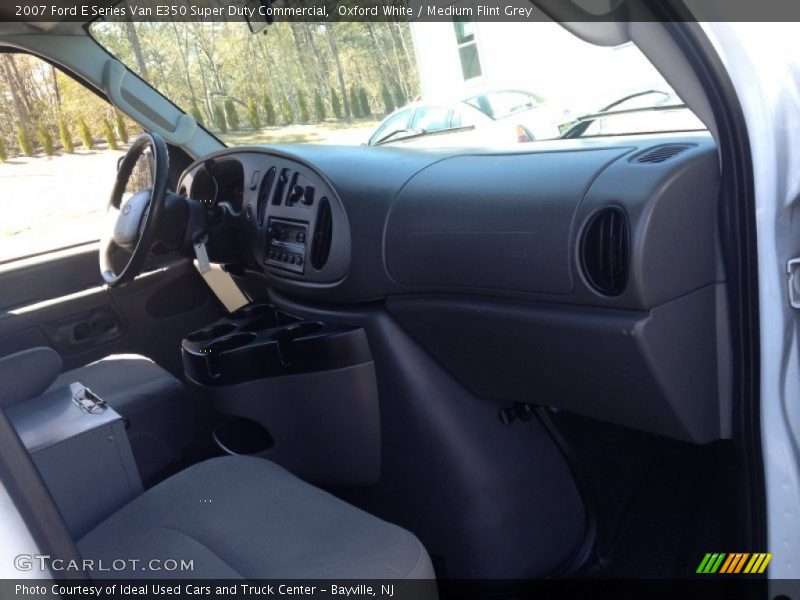 Oxford White / Medium Flint Grey 2007 Ford E Series Van E350 Super Duty Commercial