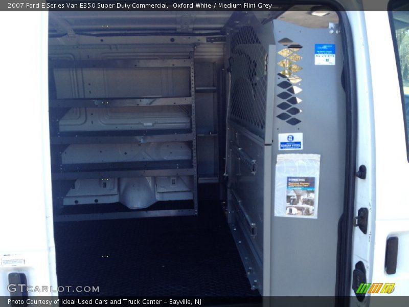 Oxford White / Medium Flint Grey 2007 Ford E Series Van E350 Super Duty Commercial