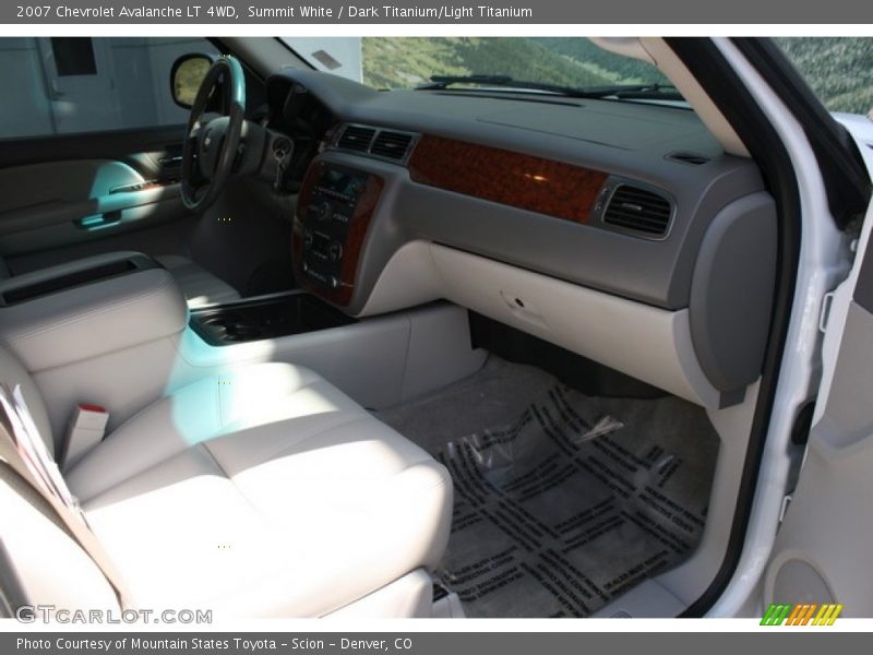 Summit White / Dark Titanium/Light Titanium 2007 Chevrolet Avalanche LT 4WD