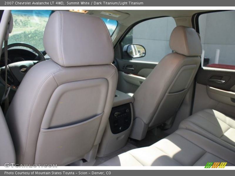 Summit White / Dark Titanium/Light Titanium 2007 Chevrolet Avalanche LT 4WD