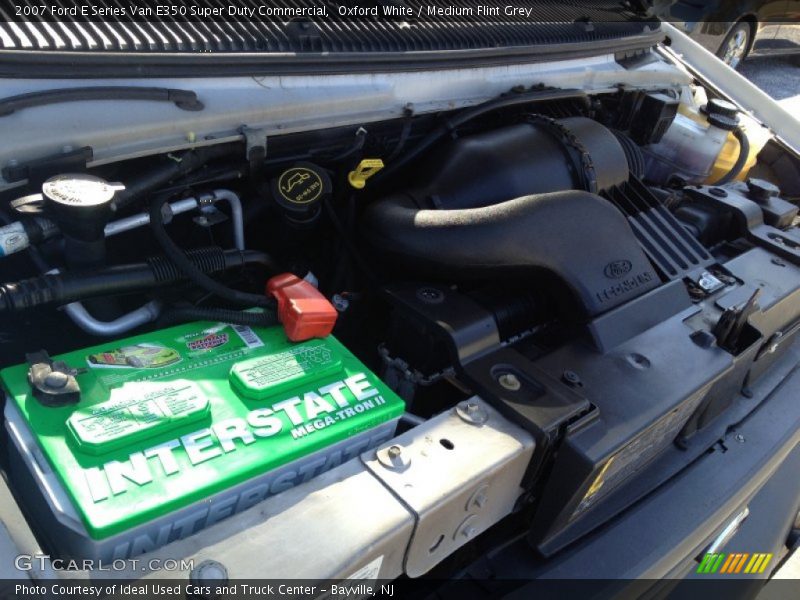 Oxford White / Medium Flint Grey 2007 Ford E Series Van E350 Super Duty Commercial